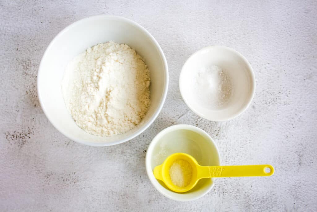 Combine the dry ingredients.