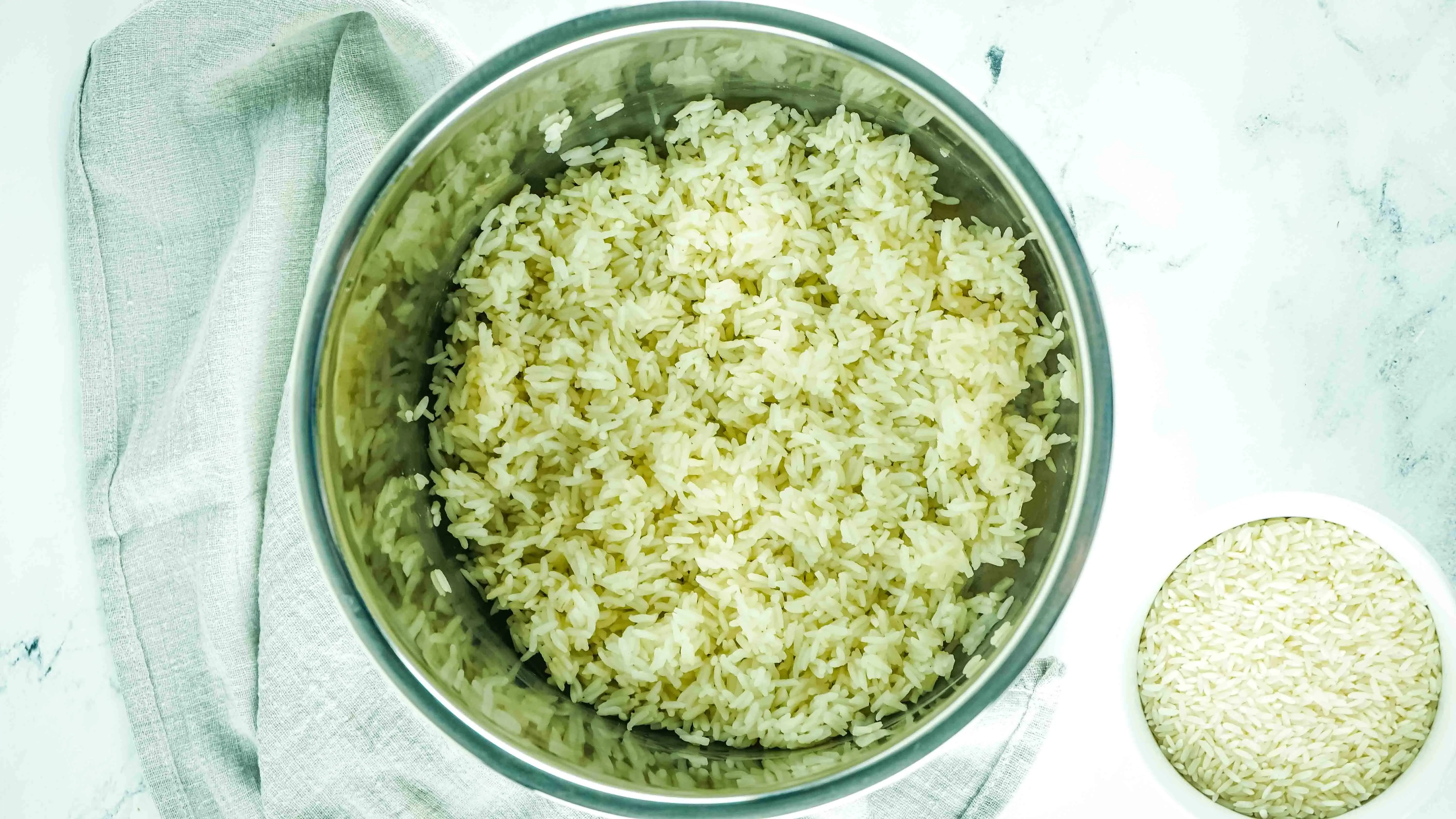 Cooked rice in the instant pot insert.