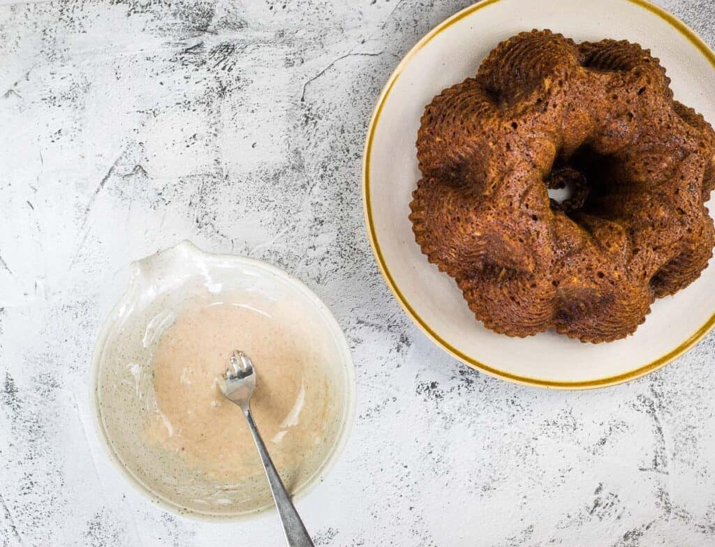 glaze for the cooled cake