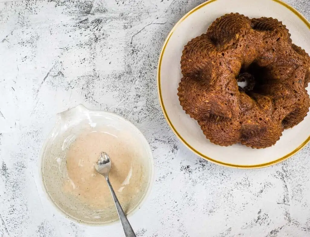 glaze for the cooled cake