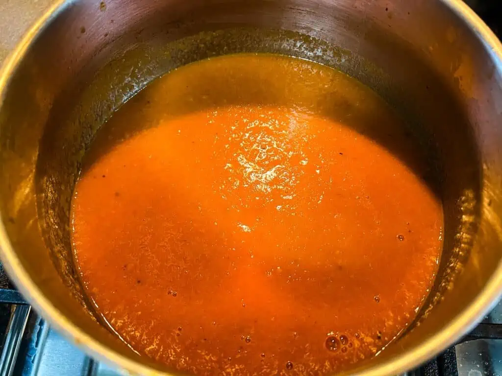 Pureed soup in the soup pot.