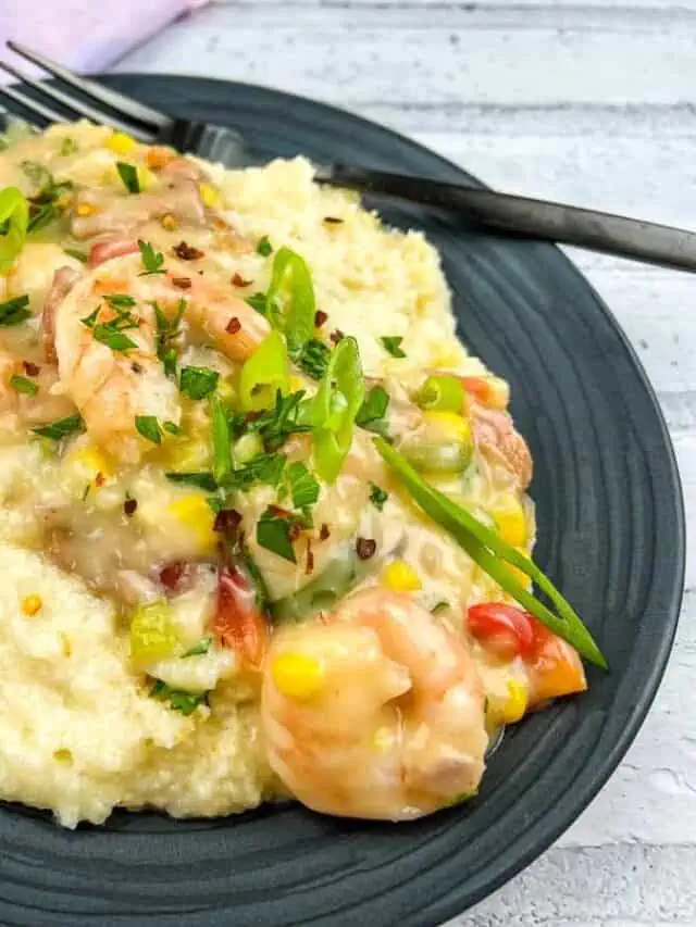 Easy Baked Shrimps and Grits Casserole