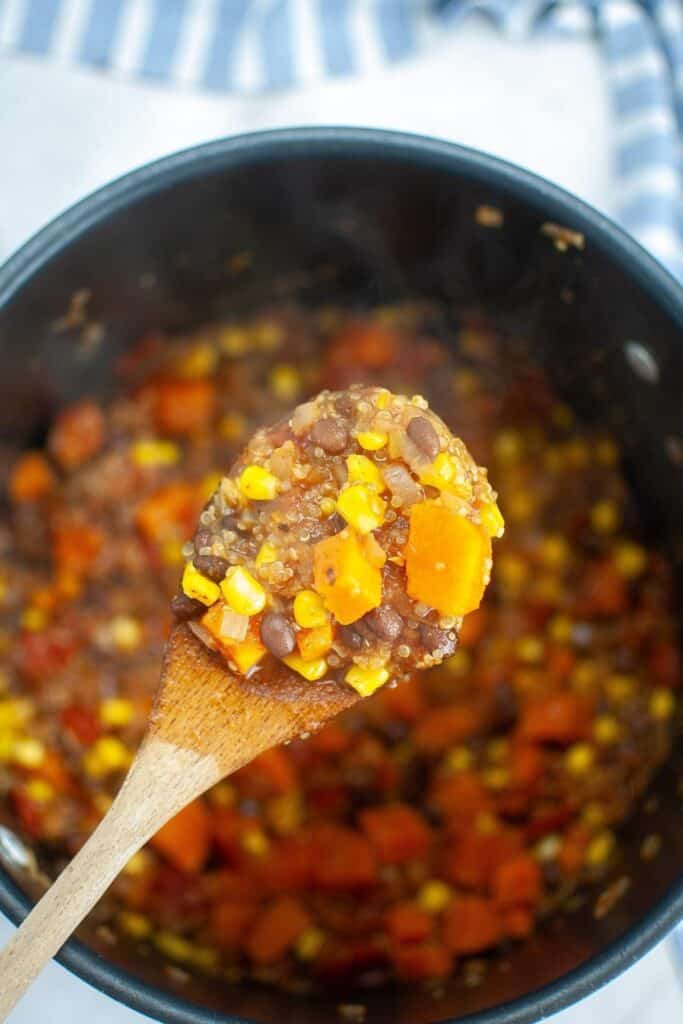 Ladle the chili into bowls.